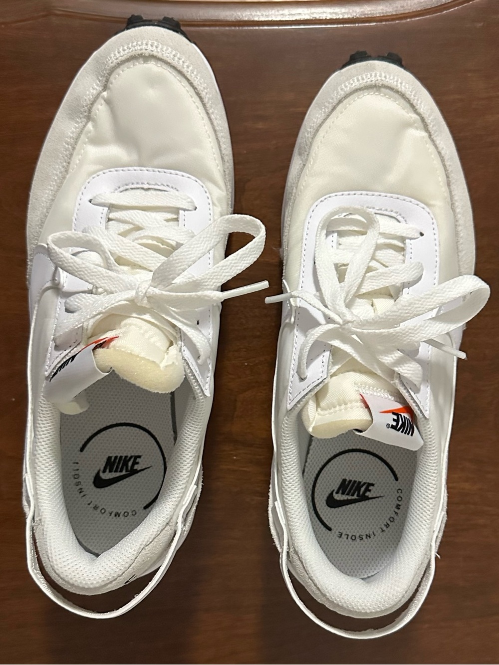 Nike White Low-Top Casual Sneakers with Subtle Black Logo